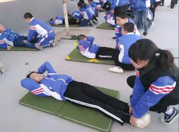 完善全环境立德树人机制实在抓好学生体质健康和心理健康