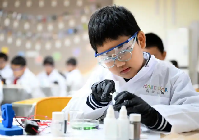 校园内的一切学生在享用教育资源方面的起点公正