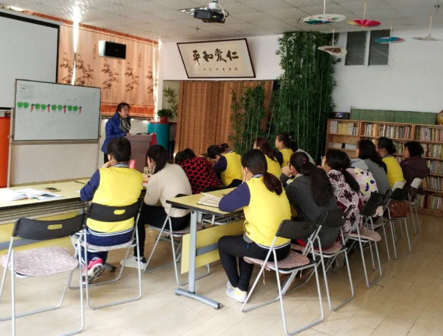 强化师范生扎根服务底层锻炼适配村庄教育的专业