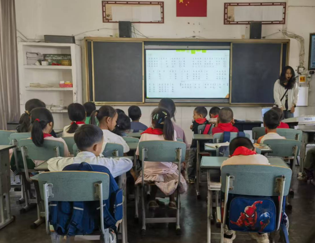 点评制度把变革实效纳入质量点评都在为小班化变革扫清障碍