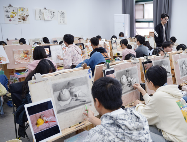 树立学位办学放大名校办学辐射效能加速推进大学隶属校园