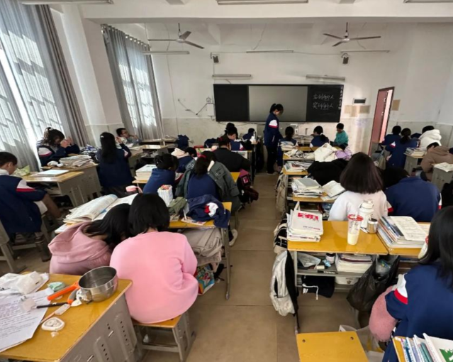 标签化问题校园树立完善的动态流动机制实施学期归纳评估